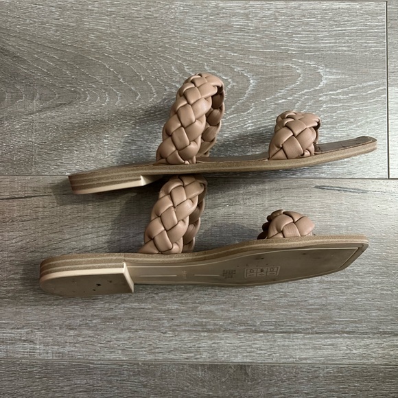 Dolce Vita Sandals - Picture 2 of 3